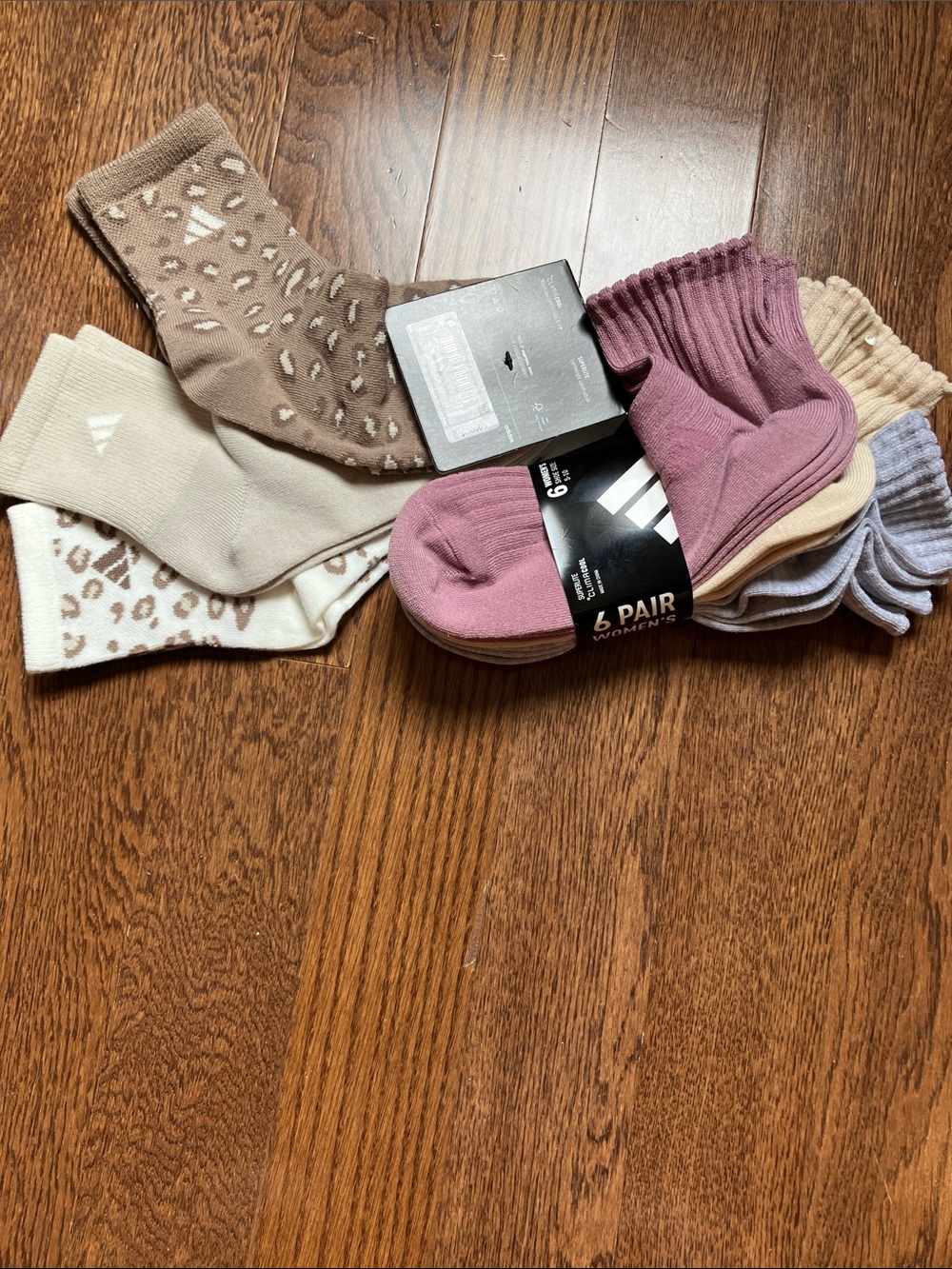 ADIDAS Women's Beige Leopard Socks& 6 Pack of Grey,Maroon,Cream & FREE GIFTS!!!